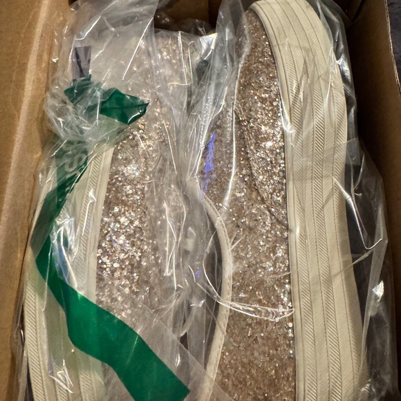 Keds - Picture 1 of 5